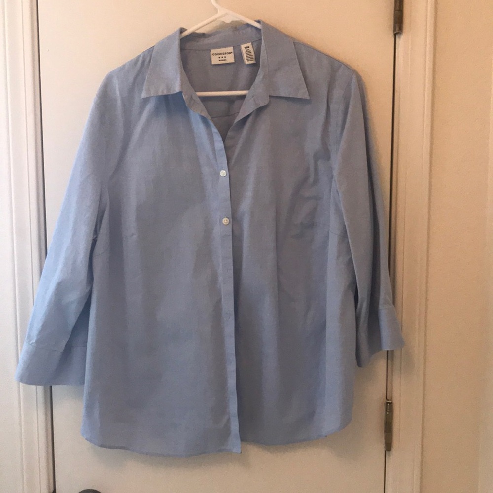 Blouse, 3/4 button sleeves. Loose fit.